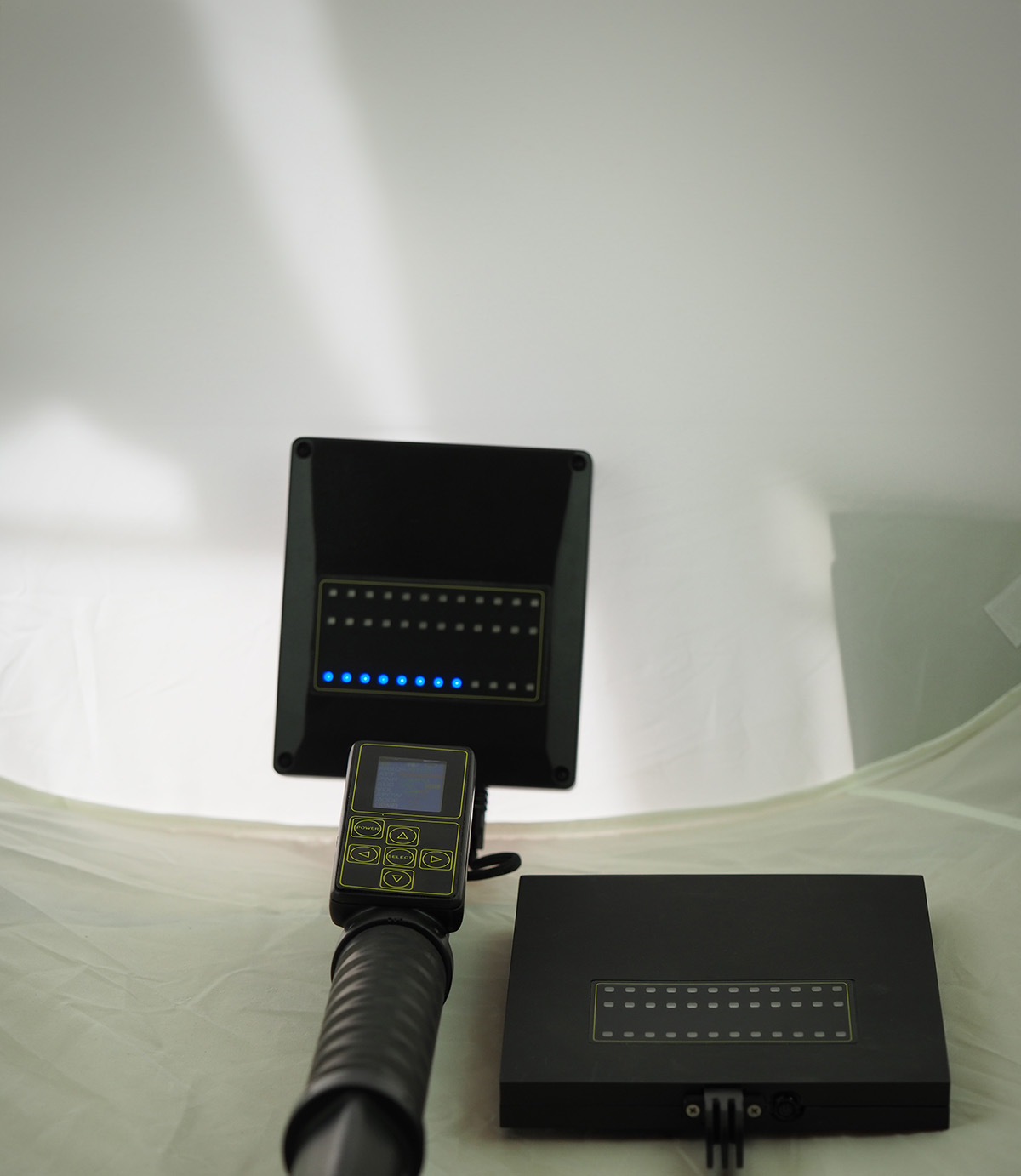 Detector with active indication